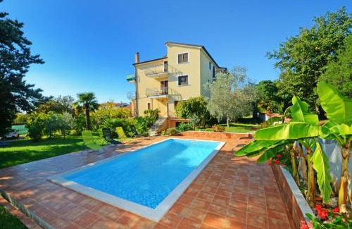 Valica Casa | Apartments with pool Albina
