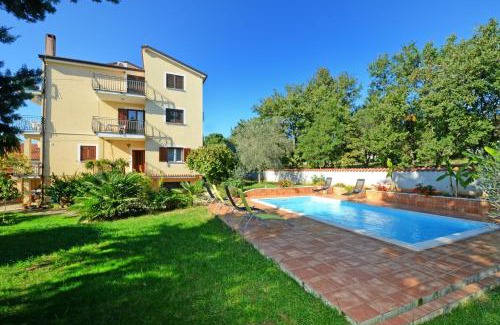 Valica Casa | Apartments with pool Albina