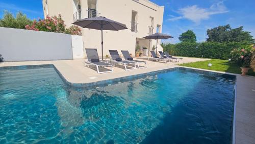Matohanci Apartamento | Apartments with Pool Casa Bianca