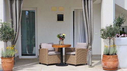 Matohanci Apartamento | Apartments with Pool Casa Bianca