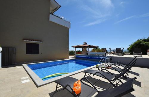 Municipality of Omisalj Apartamento | Apartments Zrinka