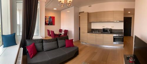 Old Town Apartamento | Apartments09 in new building with free parking Panorama city - amazing view close to Old town