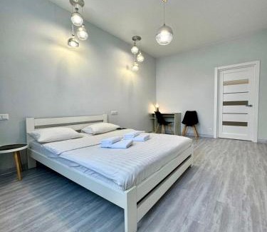 Sukhinovka Apartamento | ApartPoltava ЖК "Пилипа Орлика,26" BUSINESS апартаменти з неймовірною панорамою - LED дзеркало -ТРОПІЧНИЙ душ