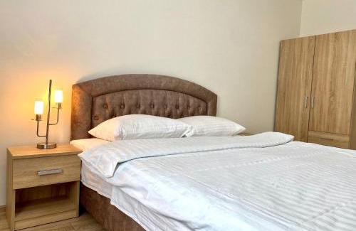 Svitlogirske Apartamento | ApartPoltava СТИЛЬНІ 2-кімн апартаменти біля ПД "ЛИСТОПАД" закрита ПАРКОВКА, ЧЕК ПРРО