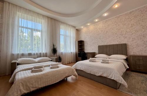 Sukhinovka Apartamento | ApartPoltava 3-кімнатна FAMILY до 8 спальних місць ЦЕНТР ресторан Peperonchino