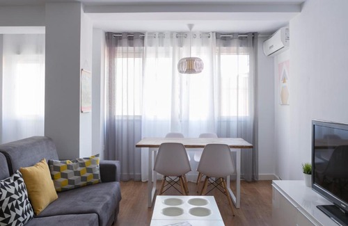 La Creu del Grau Apartamento | ApartUP Pineapple