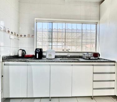 Formosa Apartamento | Ape Elegance com ar condicionado cama queen no centro