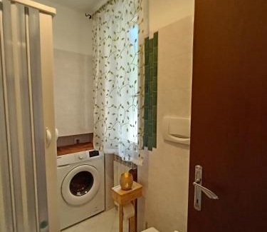 Nerola Casa | Ape Regina