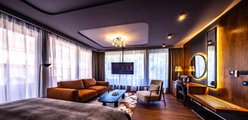 Old Town Hotel | Apeiro City Avant-garde Hotel