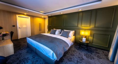 Old Town Hotel | Apeiro City Avant-garde Hotel