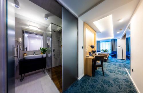 Old Town Hotel | Apeiro City Avant-garde Hotel