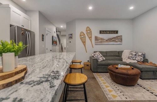 Okanagan-Similkameen Casa | Apex Mountain ~ Gone Ski'Inn ~ The Perfect Place to Gather