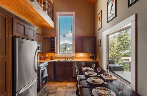 Okanagan-Similkameen Casa | Apex Mountain ~ Trailside Lodge ~ Ski In Ski Out