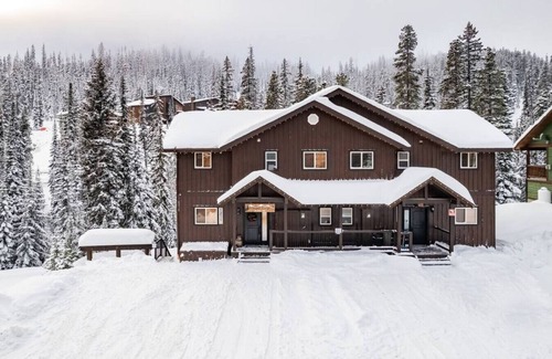 Okanagan-Similkameen Casa | Apex Mountain ~ Trailside Lodge ~ Ski In Ski Out