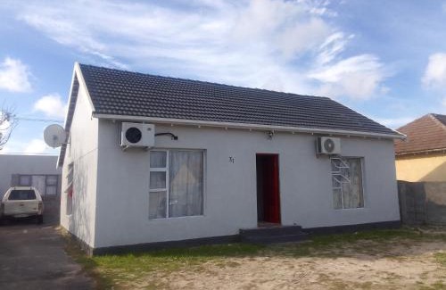 Goodwood Casa | Aphiwe Guesthouse