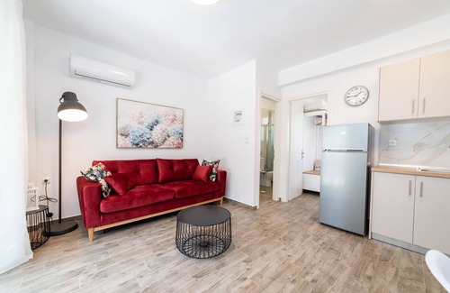 Ofrinion Apartamento | Aphrodite Residential Complex-One-Bedroom Apartment with Side Seaview