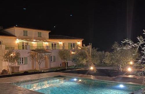 Oletta Apartamento | APICULTEUR