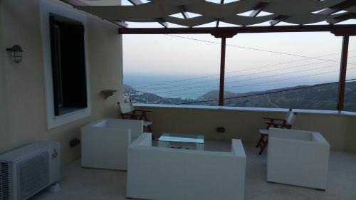 Apikia Apartamento | Apoikia house with sea view 6max