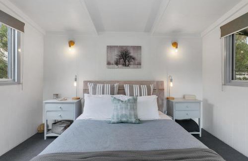 Apollo Bay Casa | Apollo Bay Beach Hut ~ Wifi ~ Opposite The Ocean