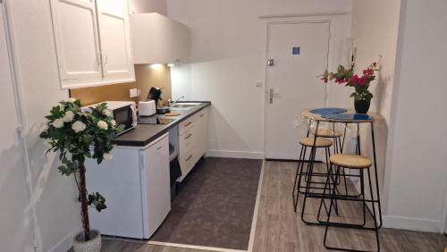 Evreux Apartamento | App 1- Studio Lumineux et Jardin Hyper-Centre 5min gare