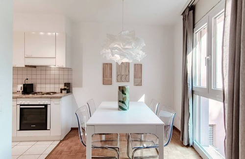Chiasso Apartamento | Cerca de la frontera con Italia (Pink Flat 2)