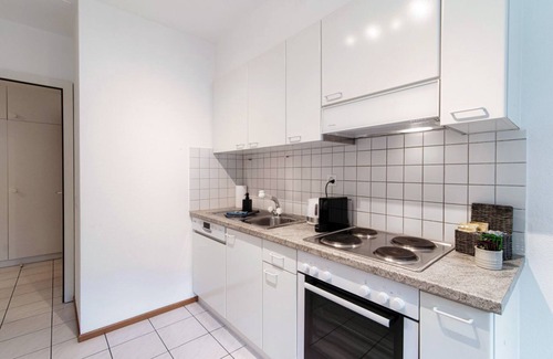 Chiasso Apartamento | Cerca de la frontera con Italia (Pink Flat 2)
