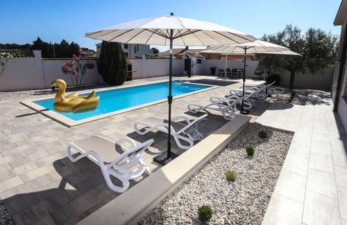 Gedici Apartamento | Nina with private pool