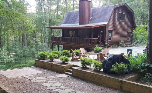 Ellijay Casa | Appalachian Cabin- Trout Stream Firepit Hot Tub