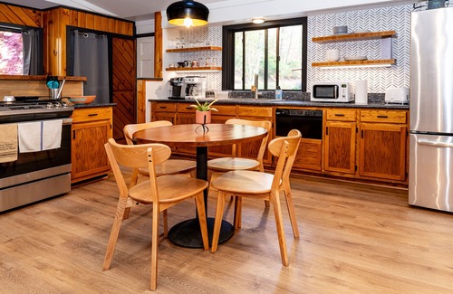 Franklin Casa | Appalachian hideaway