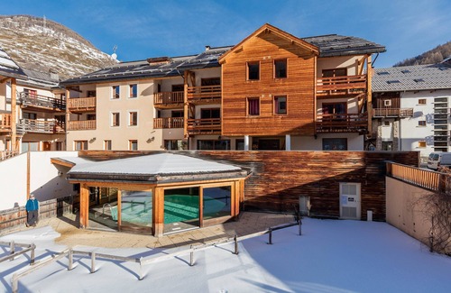 Abries Condominio | Appart 8p équipé + privé, esprit chalet, accès sauna