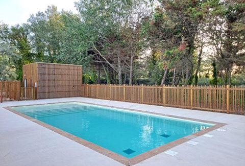 Vias Apartamento | Appart 4 pers climatisé parking piscine proche des plages ménage inclus - V0816