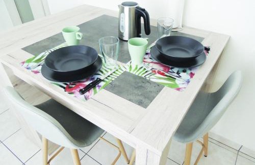 Haguenau Apartamento | Appart'AZUR Haguenau - Hyper centre Mairie - Parking facile - Wifi - Lit confort Kingsize