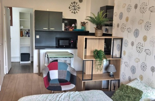 Evreux Apartamento | Appart Bourg 14, Calme, Wifi Gratuit, Jardin Privé, Proche Toutes Commodités