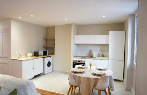 Bourg-en-Bresse Apartamento | Appart Lumineux 150 m de la Gare