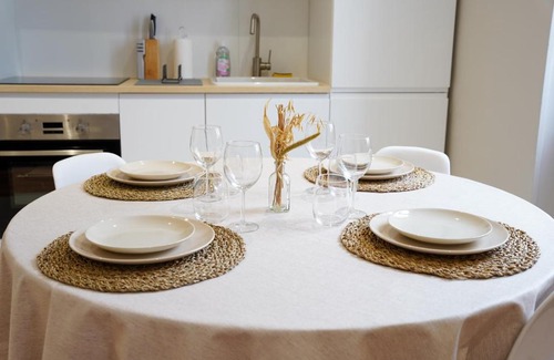Bourg-en-Bresse Apartamento | Appart Lumineux 150 m de la Gare