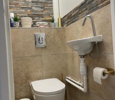 Le Blanc-Mesnil Casa | Appart Lumineux avec Jardin et Jacuzzi - Chambre Parentale - Full AC - Proche - CDG - Stade de France - Parc des Expositions