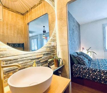 Le Blanc-Mesnil Casa | Appart Lumineux avec Jardin et Jacuzzi - Chambre Parentale - Full AC - Proche - CDG - Stade de France - Parc des Expositions