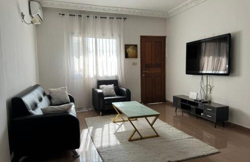 Yaounde Apartamento | Appart meublé moderne WIFI,TV - Omnisports, Fouda