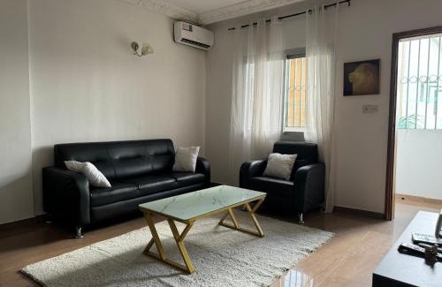 Yaounde Apartamento | Appart meublé moderne WIFI,TV - Omnisports, Fouda