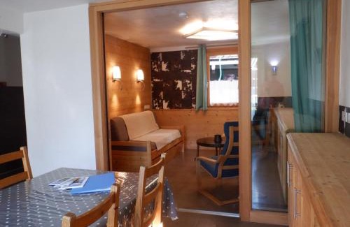 Morzine Apartamento | Appart Pointe de Nyon Morzine Centre 4 à 5 pers calme jardin vue parking