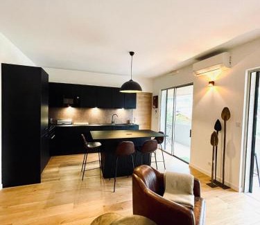 Cassis Apartamento | Appart standing avec vue grand balcon - parking - clim