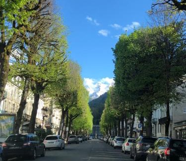 Bagneres-de-Luchon Apartamento | appart T 3 Bagnères-de-Luchon vue montagne - piscine mi juin