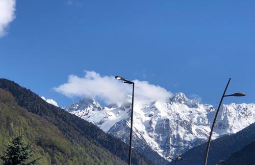 Bagneres-de-Luchon Apartamento | appart T 3 Bagnères-de-Luchon vue montagne - piscine mi juin