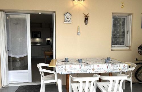 Saint-Hilaire-de-Riez Apartamento | Appart T2 4 pers près plage avec terrasse, garage, St Hilaire de Riez - FR-1-224-819