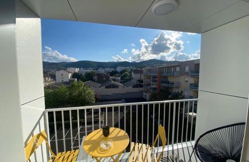 Montjuzet Apartamento | Appart T2 avec parking, loggia, vue Puy de Dôme