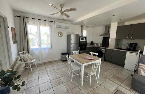 Beziers Apartamento | Appart T2 Golf St Thomas très fonctionnel Piscine Parking