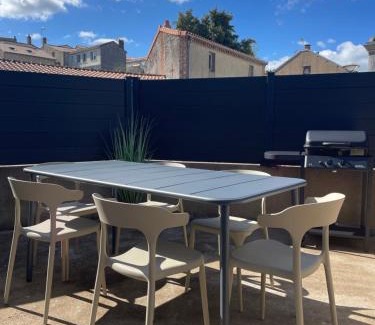 Les Epesses Apartamento | Appart terrasse 4 à 6 adultes linge compris Les Epesses 3 min du parc PUY DU FOUappart cosy et bien équipé