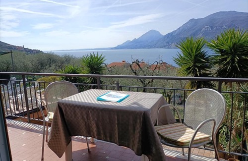 Assenza Casa | Appartamenti Casa Nina, lago,montagne, uliveti