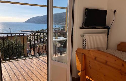 Marina di Andora Apartamento | Appartamenti La Pineta