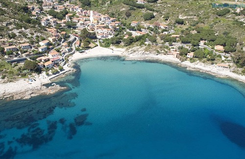 Seccheto Apartamento | Montecristo apartment - a few steps from the Seccheto beach